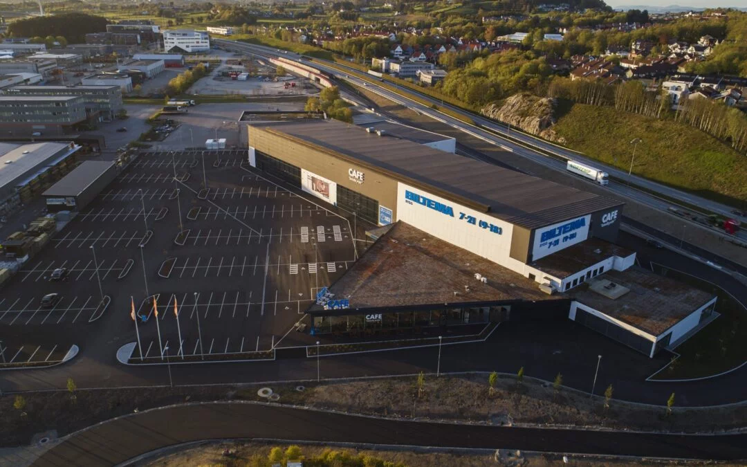 Fra hangar til Biltema-butikk uten bildeler